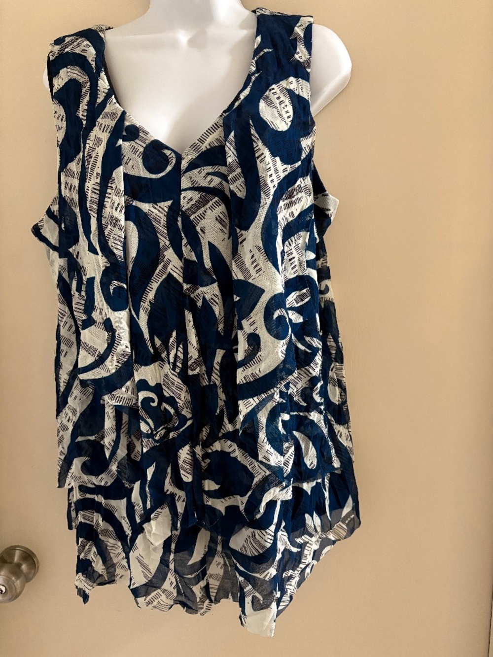 Alfani 2X blouse blue and white
